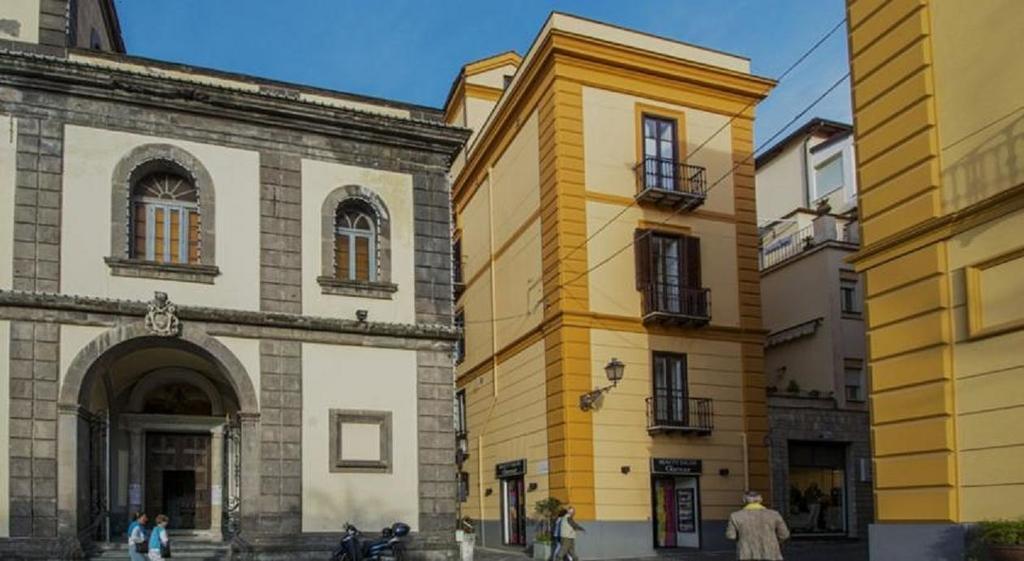 Апартаменты La Casa Di Vittoria Сорренто Экстерьер фото
